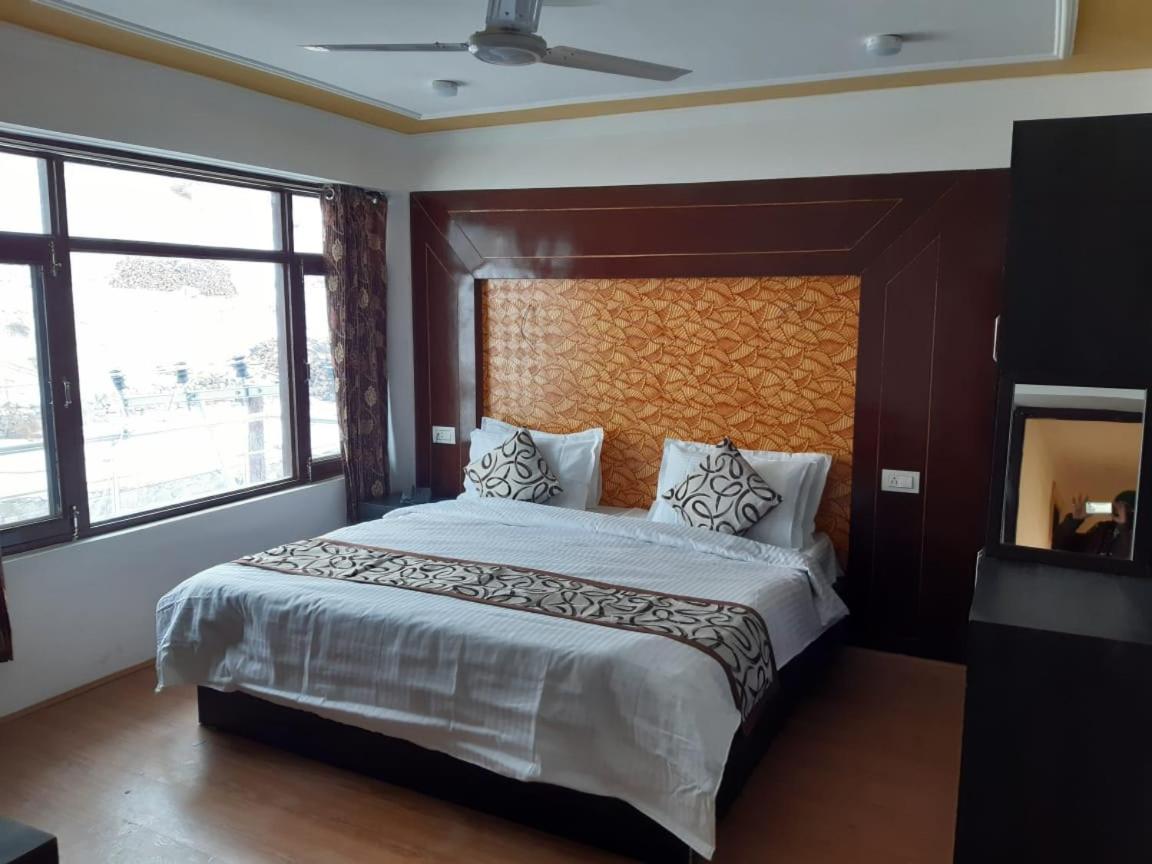 Hotel D Indian Kargil Luaran gambar